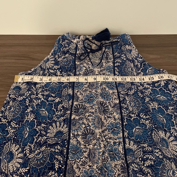 NWOT Warehouse One Blue and White Boho Floral Sleeveless Top - Picture 11 of 13